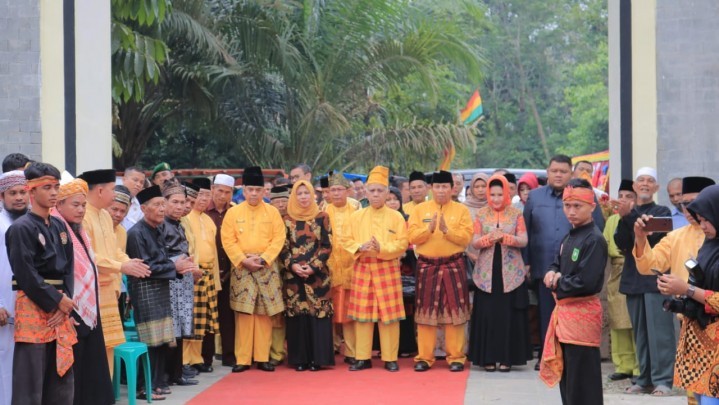 Wagubri Edy Natar Nasution Resmikan Bagas Godang di Rohul