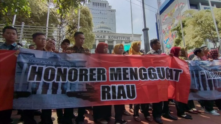 Merasa Dianaktirikan, Perwakilan Honorer Ramai Gugat ke MK, Termasuk Dari Riau Merasa Dianaktirikan, Perwakilan Honorer Ramai Gugat ke MK, Termasuk Dari Riau