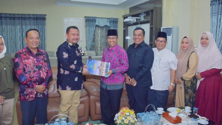 Wujudkan Bangkinang Kota Pendidikan, Bupati Kampar Pilih Kuliah di Pasca Sarjana STIE Bangkinang