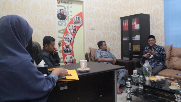 Kumpulkan Zakat, Baznas Siak Kunjungi Bawaslu Kabupaten Siak Kumpulkan Zakat, Baznas Siak Kunjungi Bawaslu Kabupaten Siak