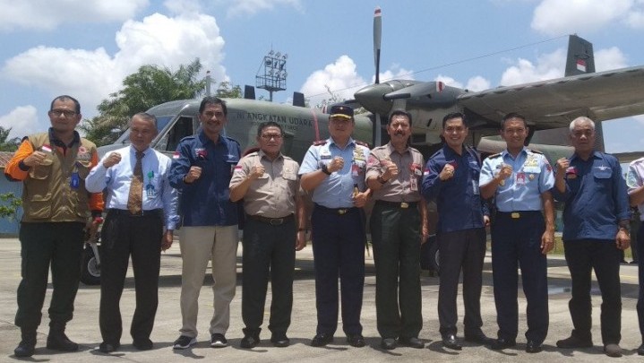 Upayakan Hujan Buatan, Satgas Karhutla Sebar 800 kg Garam di Langit Dumai Upayakan Hujan Buatan, Satgas Karhutla Sebar 800 kg Garam di Langit Dumai