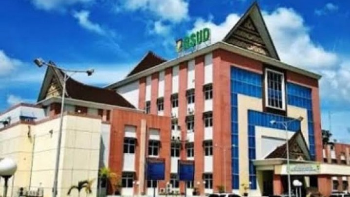 Seorang Pasien PDP Corona Sedang Diperiksa Intensif di RSUD Bangkinang Seorang Pasien PDP Corona Sedang Diperiksa Intensif di RSUD Bangkinang