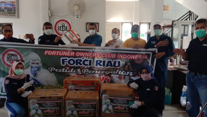 Peduli Penanganan Covid-19, FORCI Riau Sumbangkan APD ke IDI Riau