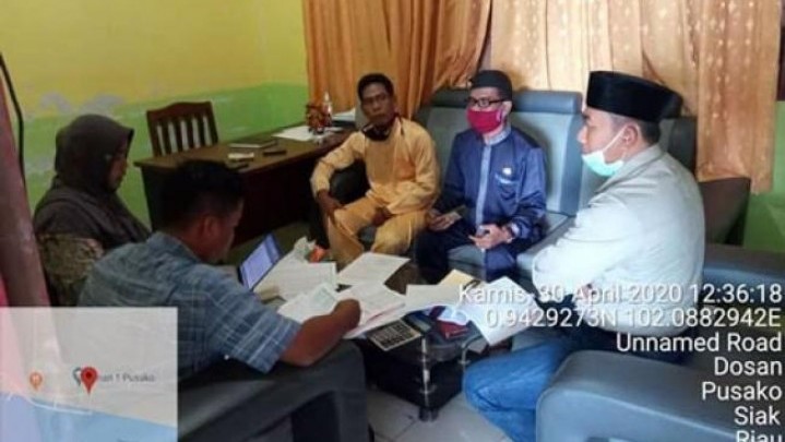 Sujarwo Lakukan Monitoring Penyaluran BLT di Desa Dosan, Minta Penyalurannya Tepat Sasaran Sujarwo Lakukan Monitoring Penyaluran BLT di Desa Dosan, Minta Penyalurannya Tepat Sasaran