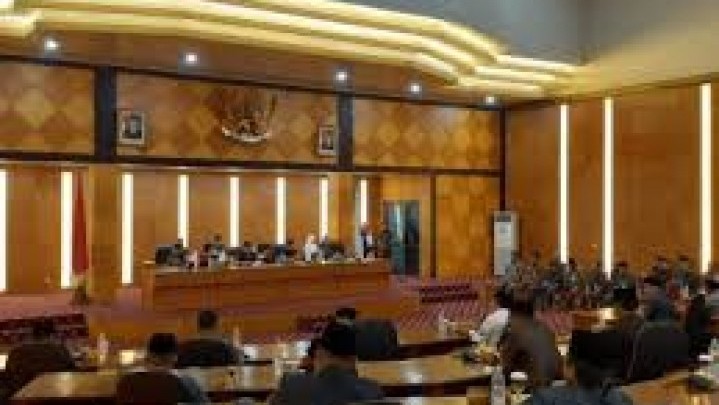 Saat Paripurna, Fraksi Kebangkitan Pembangunan Doakan Wabah Covid-19 Cepat Berlalu Saat Paripurna, Fraksi Kebangkitan Pembangunan Doakan Wabah Covid-19 Cepat Berlalu