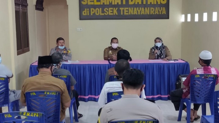 Satgas Covid Pemko Pekanbaru Beri Penyuluhan Bagi Pengurus Rumah Ibadah Di Polsek Tenayan Raya