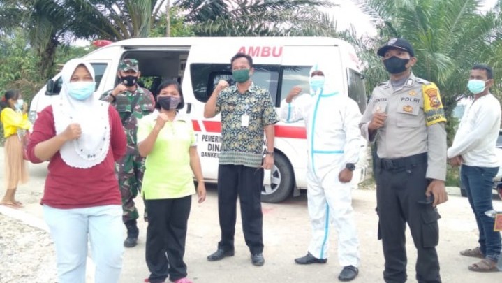 Satgas Covid-19 Tenayan Raya Kompak Layani Empat Warga Terpapar