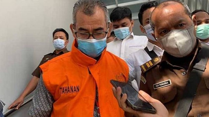 Mursini Sayu, Mantan Bupati Kuansing Ini Ditahan Kejati Riau Mursini Sayu, Mantan Bupati Kuansing Ini Ditahan Kejati Riau