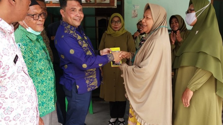 Kelurahan Sidomulyo Barat Bantu Modal Usaha Warga Terdampak Covid-19 Melalui Program UEK-SP