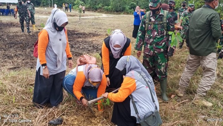 Forum Pekanbaru Kota Bertuah Gelar Kegiatan Sosial Dengan Kodim 0301/Pbr