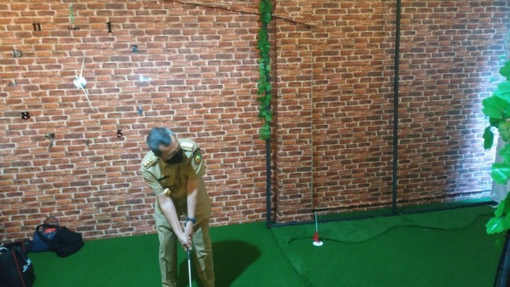 Resmikan Kantor Markplus Pekanbaru, Gubri Syamsuar Sempatkan Diri Main Golf Resmikan Kantor Markplus Pekanbaru, Gubri Syamsuar Sempatkan Diri Main Golf