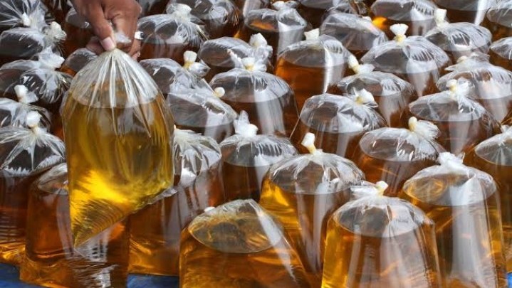Pasar Murah Minyak Goreng di Riau, Disebut Sudah Terjual 73 Ribu Liter