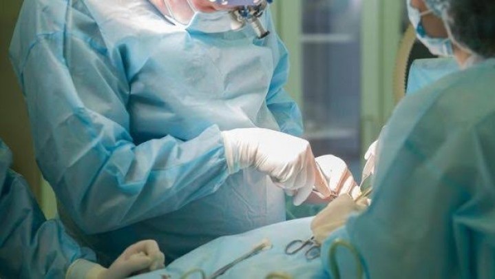 Puluhan Tahun Gunting Bedah Tertinggal dalam Perut Seorang Wanita, Tim Penyelidikan Dibentuk Puluhan Tahun Gunting Bedah Tertinggal dalam Perut Seorang Wanita, Tim Penyelidikan Dibentuk