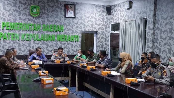 Dalam Sehari, Kades di Meranti Harus Bisa Vaksin Tiga Ribu Orang