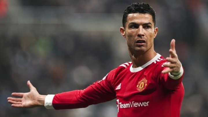 Ronaldo akan Tinggalkan MU? Peluang Kembali ke Real Madrid atau Berlabuh di PSG Ronaldo akan Tinggalkan MU? Peluang Kembali ke Real Madrid atau Berlabuh di PSG