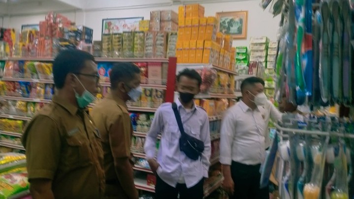 Sidak Harga Barang Jelang Imlek, Ini yang Ditemukan Disperindag Meranti Sidak Harga Barang Jelang Imlek, Ini yang Ditemukan Disperindag Meranti