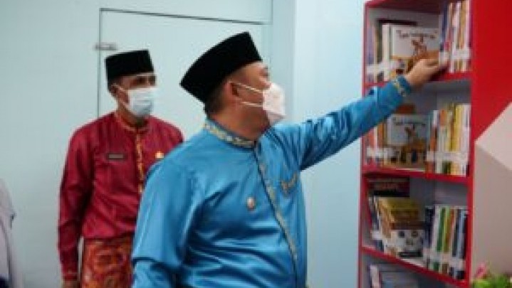 Bupati Catur Resmikan Pojok Baca Digital Komplek Islamic Center Bangkinang