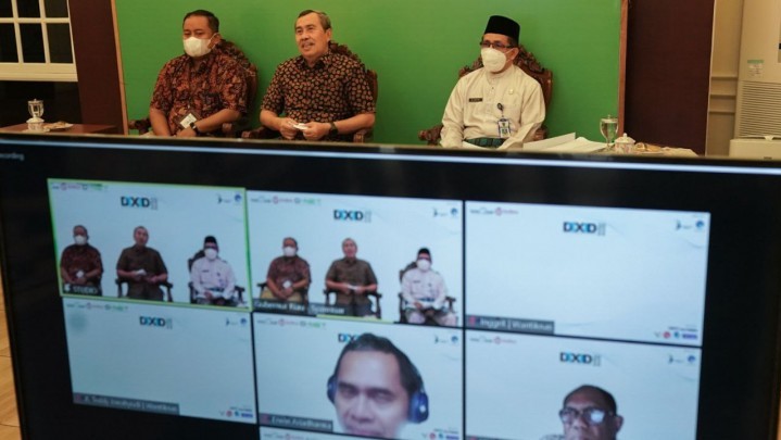 Pelayanan Publik yang Prima Berbasis Teknologi dan Informasi Diimpikan Gubri Syamsuar Pelayanan Publik yang Prima Berbasis Teknologi dan Informasi Diimpikan Gubri Syamsuar