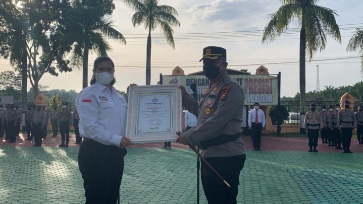 TRC PPA Indonesia Beri Kapolres Siak Penghargaan TRC PPA Indonesia Beri Kapolres Siak Penghargaan