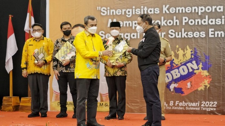 Syamsuar, Menurut PWI Gubernur Peduli di Bidang Olahraga