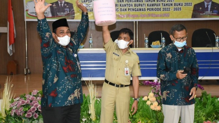 RAT Koperasi Kantor Bupati Kampar, Rusli Dapat Umrah Gratis RAT Koperasi Kantor Bupati Kampar, Rusli Dapat Umrah Gratis