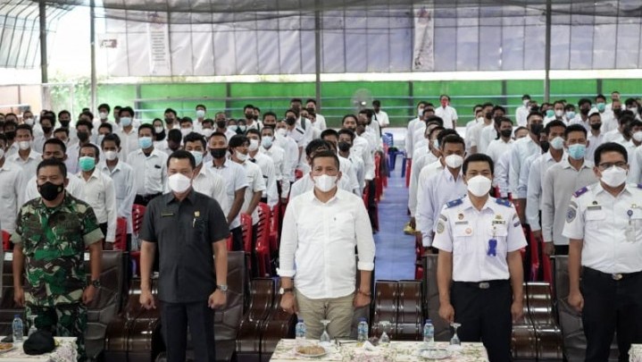 Bupati HM Adil Buka Diklat BST Kapal Layar Motor dan SKK 60 Mil