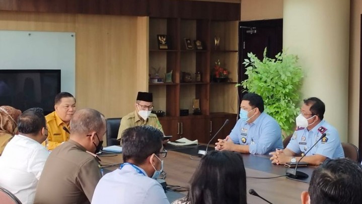 Imigran Terus Menuntut Dikirim ke Negara Ketiga, Kemenkumham Riau Beri Penjelasan pada Pemprov Imigran Terus Menuntut Dikirim ke Negara Ketiga, Kemenkumham Riau Beri Penjelasan pada Pemprov