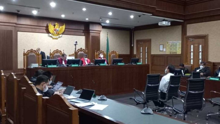 Aziz Syamsudin Divonis 3 Tahun Penjara, Lebih Ringan dari Tuntutan Jaksa Aziz Syamsudin Divonis 3 Tahun Penjara, Lebih Ringan dari Tuntutan Jaksa