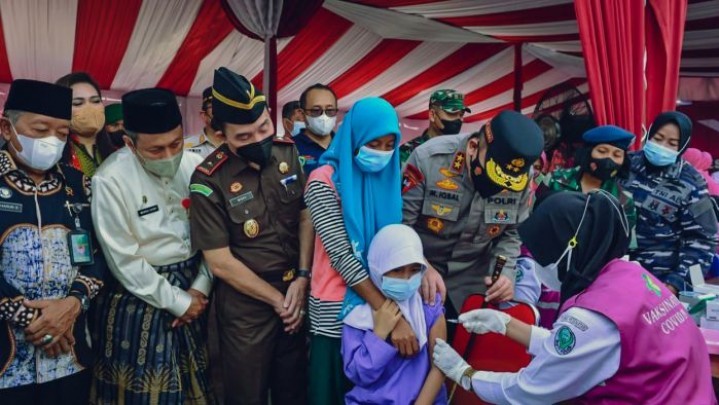 Hari Ini di Riau Ada Ratusan Lokasi Vaksinasi Massal