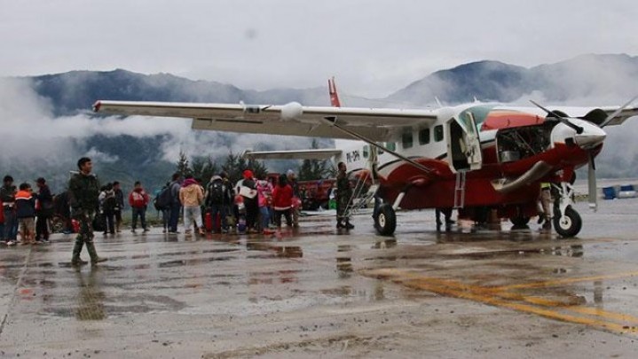 KKB Tembak Prajurit Paskhas, Bandara Aminggalu Ditutup Sementara