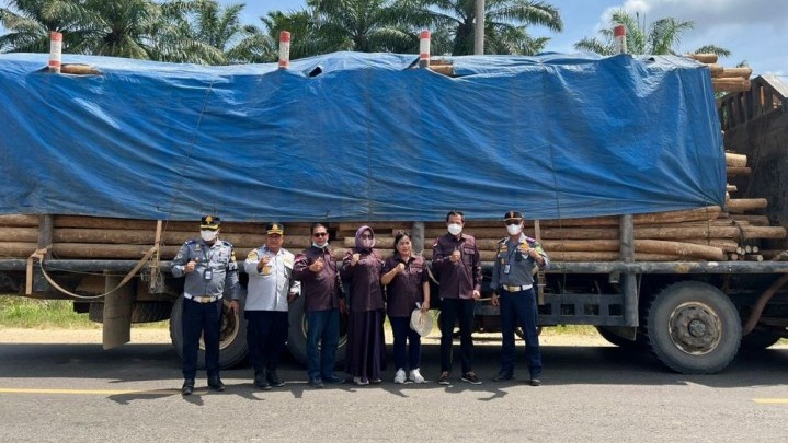 Puluhan Kendaraan ODOL di Rohil Ditilang Tim Gabungan