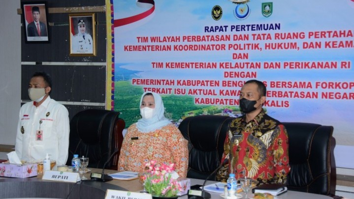 Bupati Bengkalis Serahkan Proposal Terkait Objek Wisata Hingga Masalah Abrasi