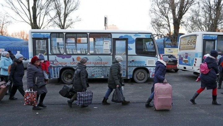 Kurang Dua Hari, Puluhan Ribu Orang Tinggalkan Ukraina