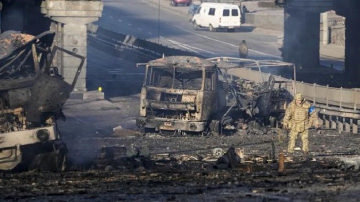 Konvoi Militer Rusia Sepanjang 5 Kilometer Menuju Ibukota Ukraina Konvoi Militer Rusia Sepanjang 5 Kilometer Menuju Ibukota Ukraina