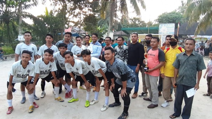 Anggota DPRD Riau Ardiansyah Tutup Turnamen Futsal, Kuda Hitam Juara 1
