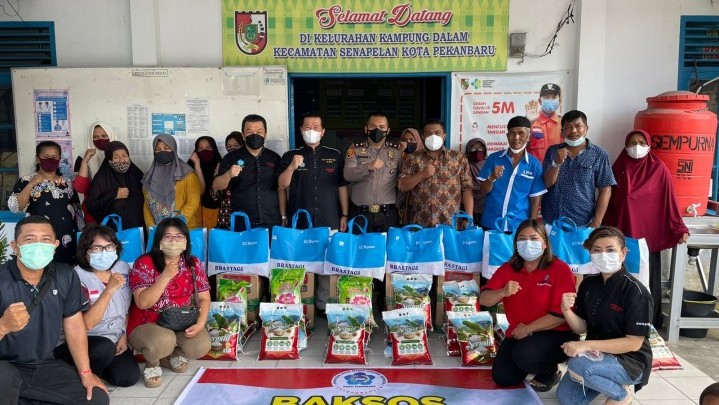 PSMTI Pekanbaru Serahkan Bantuan Korban Kebakaran Kampung Dalam