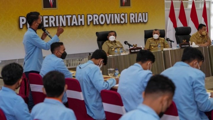 Pada Mahasiswa Unri, Syamsuar: Apa yang Kami Janjikan Sudah Kami Jalankan Pada Mahasiswa Unri, Syamsuar: Apa yang Kami Janjikan Sudah Kami Jalankan