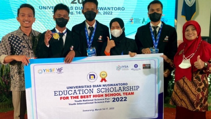 Tim Riset MAN 1 Kuansing Raih Medali Emas Ajang Internasional