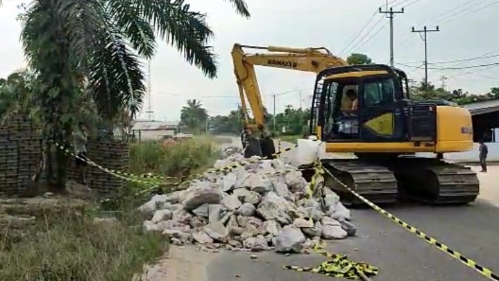 Pemprov Riau Klaim Gesa Perbaikan Jalan Air Molek-Cerenti