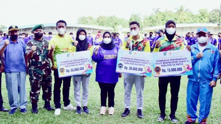 Peraih Medali PON Papua Dapat Bonus Dari Pemkab Bengkalis Peraih Medali PON Papua Dapat Bonus Dari Pemkab Bengkalis