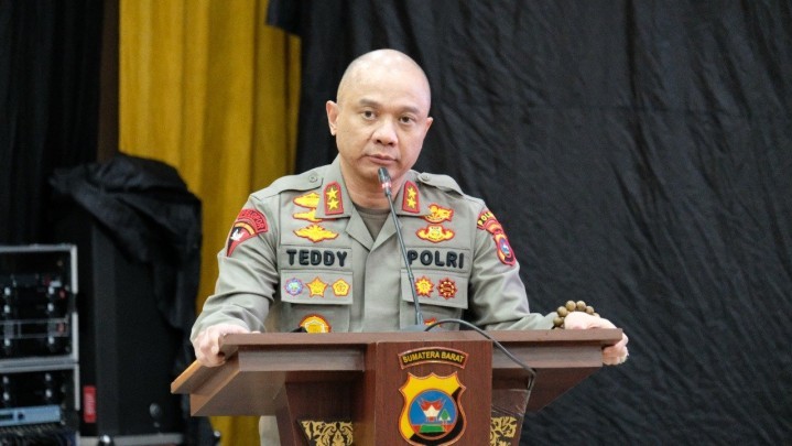 Berani Bekingi Tempat Prostitusi, Kapolda Sumbar Beri Ancaman Keras Berani Bekingi Tempat Prostitusi, Kapolda Sumbar Beri Ancaman Keras