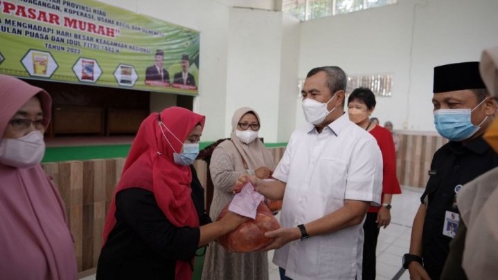 Pasar Murah di Riau, Telur Ayam Dijual Rp35.000 per Papan