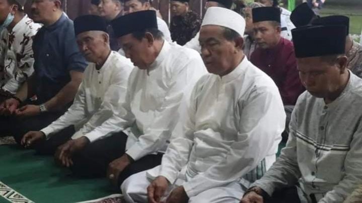 Tampung Aspirasi, Bupati HM Wardan Diskusi dengan Masyarakat Kemuning Tampung Aspirasi, Bupati HM Wardan Diskusi dengan Masyarakat Kemuning