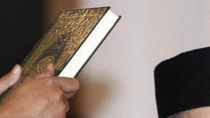 Plt Bupati Kuansing Lantik PAW Usai Kades Beringin Jaya Menghilang Tanpa Kabar Plt Bupati Kuansing Lantik PAW Usai Kades Beringin Jaya Menghilang Tanpa Kabar