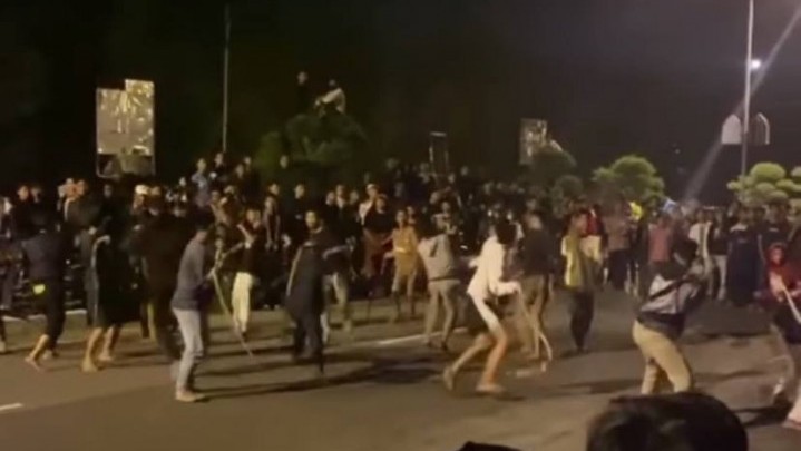 Sejumlah Remaja di Tanjungpinang Diamankan Polisi Karena Perang Sarung Sejumlah Remaja di Tanjungpinang Diamankan Polisi Karena Perang Sarung