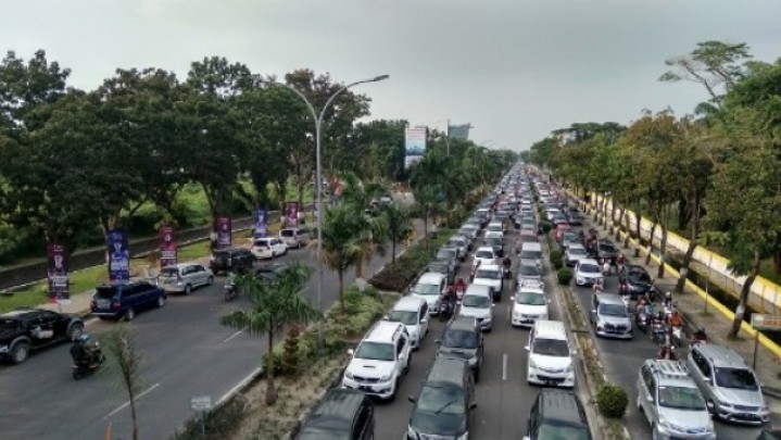 Urai Kemacetan Jalan Sudirman Pekanbaru, U-turn akan Ditata Ulang Urai Kemacetan Jalan Sudirman Pekanbaru, U-turn akan Ditata Ulang