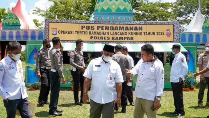 Kebutuhan Pemudik Ditekankan Sekda Kampar Terpenuhi di Pos Pengamanan Operasi Ketupat