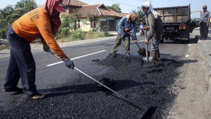 Payung Hukum Akan Dibuatkan Tangani Kerusakan Jalan di Daerah Payung Hukum Akan Dibuatkan Tangani Kerusakan Jalan di Daerah