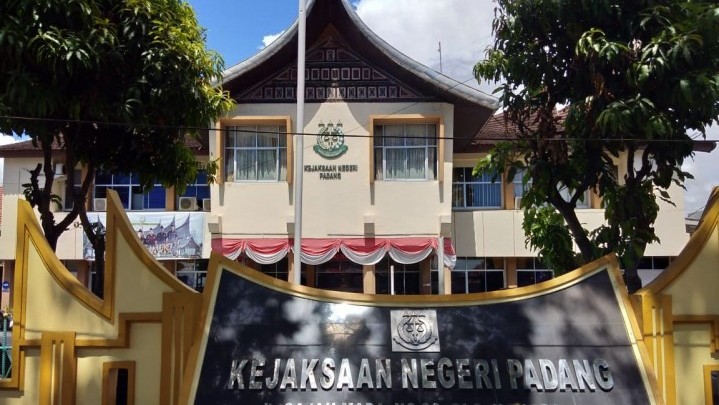 Kejari Didorong Usut Tuntas Mangkraknya Pembangunan Gedung Kebudayaan Sumbar Kejari Didorong Usut Tuntas Mangkraknya Pembangunan Gedung Kebudayaan Sumbar
