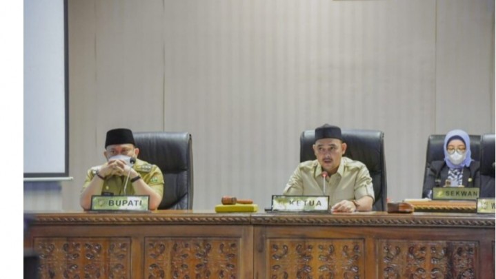 Bupati Catur Beberkan Pemasukan Kabupaten Kampar dalam LKPJ Bupati Catur Beberkan Pemasukan Kabupaten Kampar dalam LKPJ